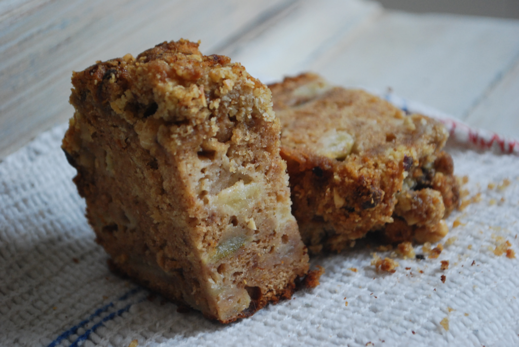 Spiced Apple Pear Crumble Cake